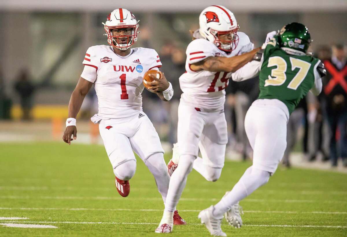 Incarnate Word quarterback Lindsey Scott Jr,, one of three finalists for the Walter Payton Award, passed for 4,686 yards with an FCS record 60 touchdowns while adding 712 rushing yards and 11 scores on the ground. His 71 combined rushing and passing touchdowns marked a new FCS record, as did his 10.32 yards per pass attempt.