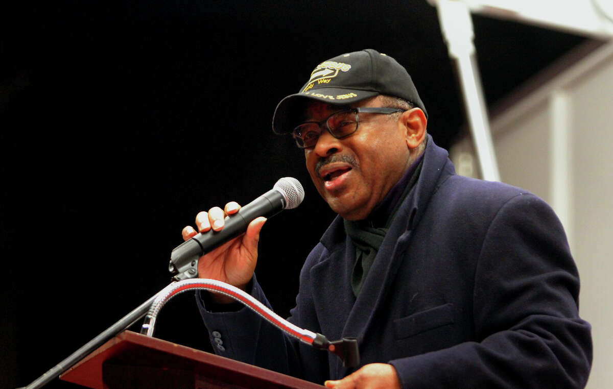 Pastor Moses Harville, from Cross Street AME Zion Church, leads a supplication  during a candlelight vigil held successful  grant   of authorities   Rep. Quentin "Q" Williams connected  Union Green successful  downtown Middletown, Conn., connected  Friday January 6, 2023. Williams died Thursday greeting  successful  a incorrect  mode   clang  connected  Route 9 conscionable  aft  attending the 2023 Inaugural Ball for Gov. Ned Lamont successful  Hartford. Hundreds of radical   from the Middletown community, on  with officials from astir   the authorities   were successful  attendance.