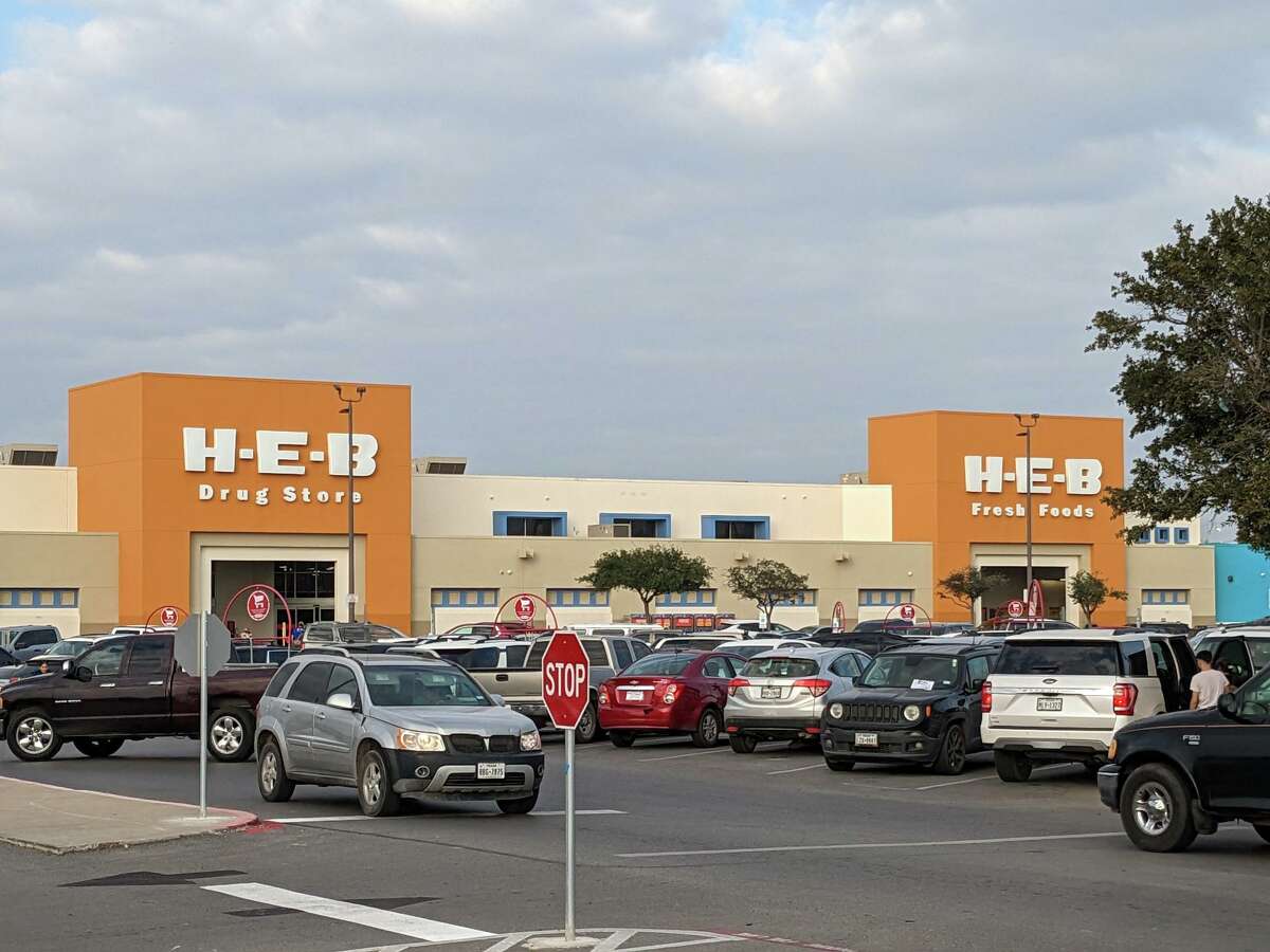 Pictured is the Laredo H-E-B store located at 2314 S Zapata Hwy. LPD denied a local report that a shooting took place at this location on Saturday, Jan. 7, 2023.