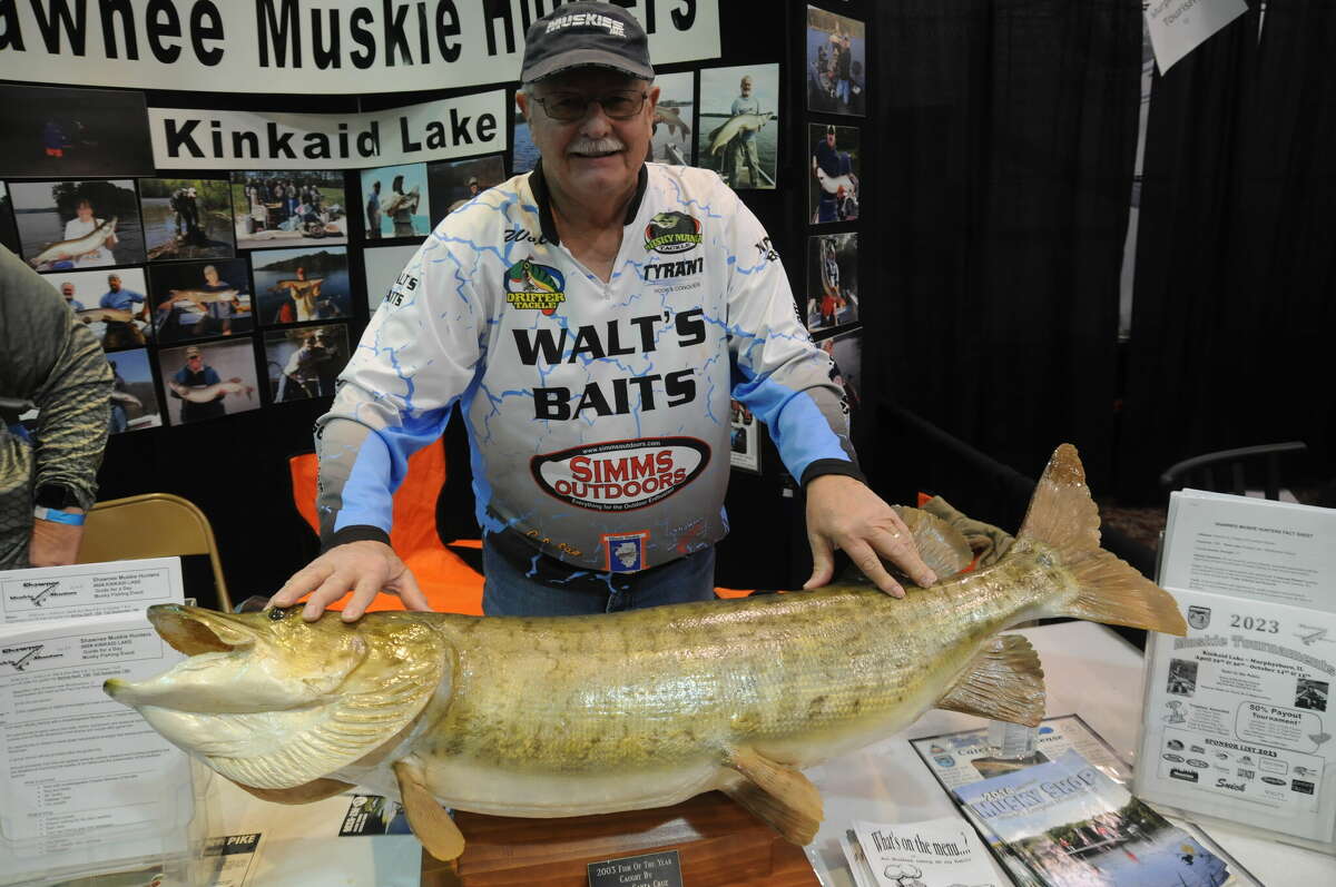 Thousands pack weekend fishing show in Collinsville