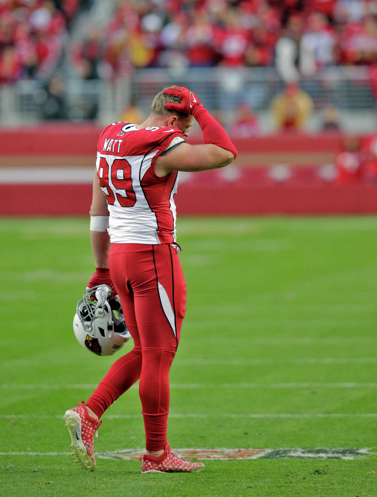 Cardinals' JJ Watt emotional during standing ovation in final game