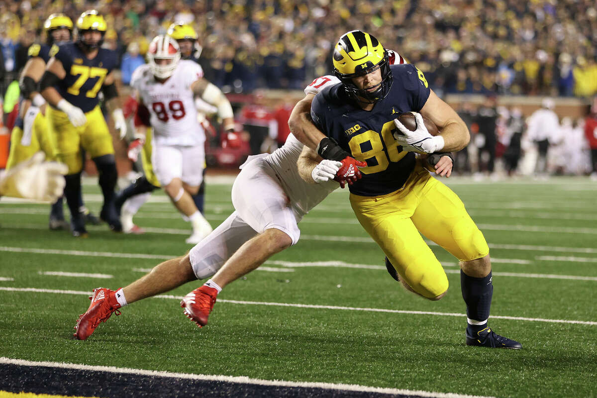 Michigan's Luke Schoonmaker selected by Cowboys in NFL Draft 2nd round