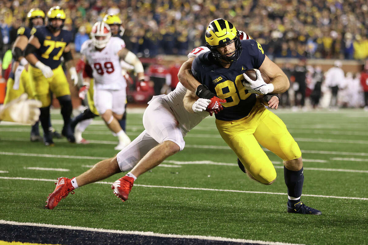 Cowboys go Michigan again in NFL draft with TE Schoonmaker