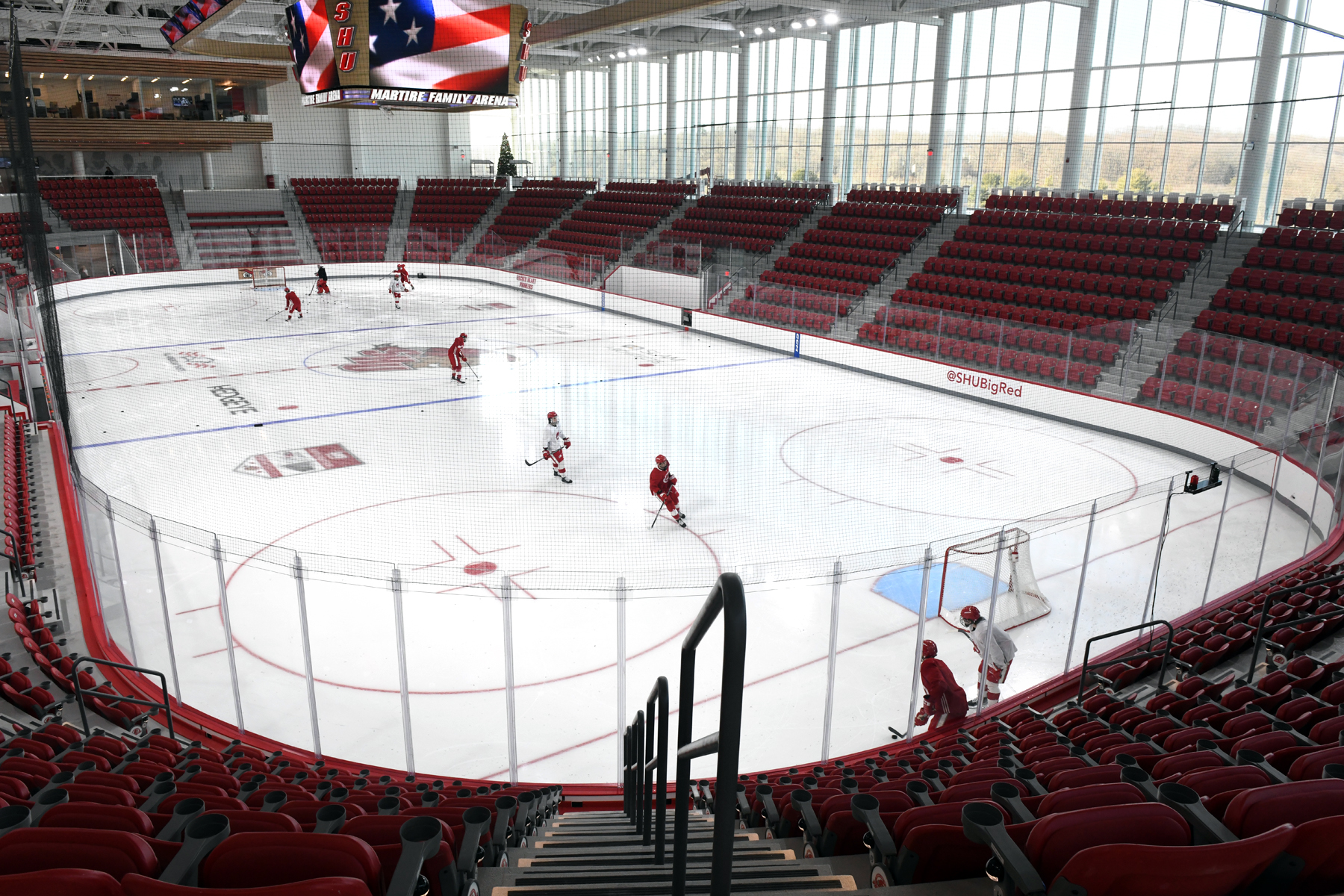 New hockey arena opens up at Sacred Heart University