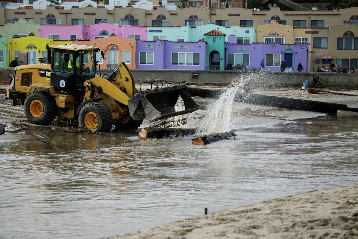 Beforeandafter photos show damage to Capitola after storm