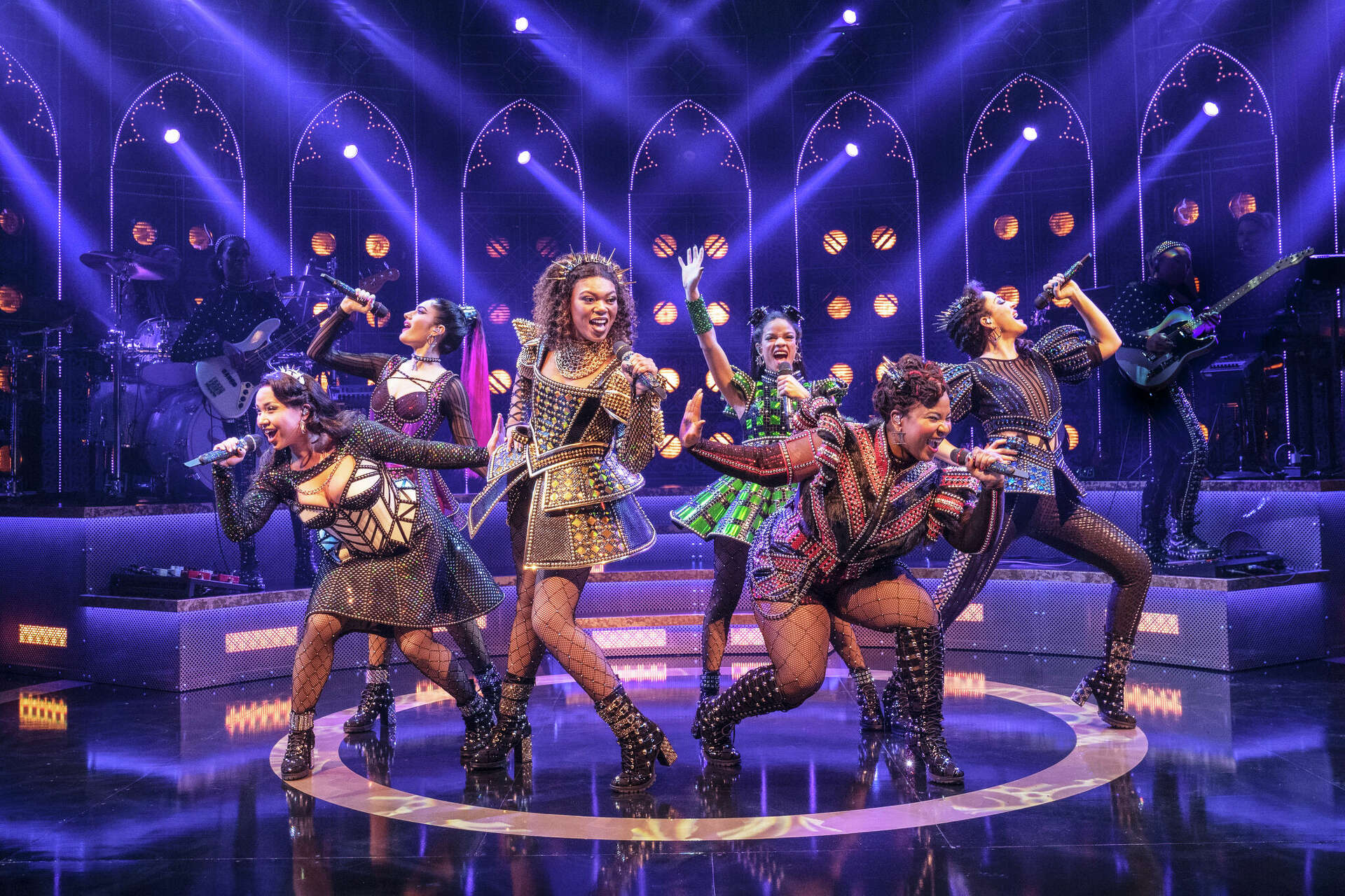 Review: 'Six' a sexy musical sextet at the Bushnell Center in Hartford