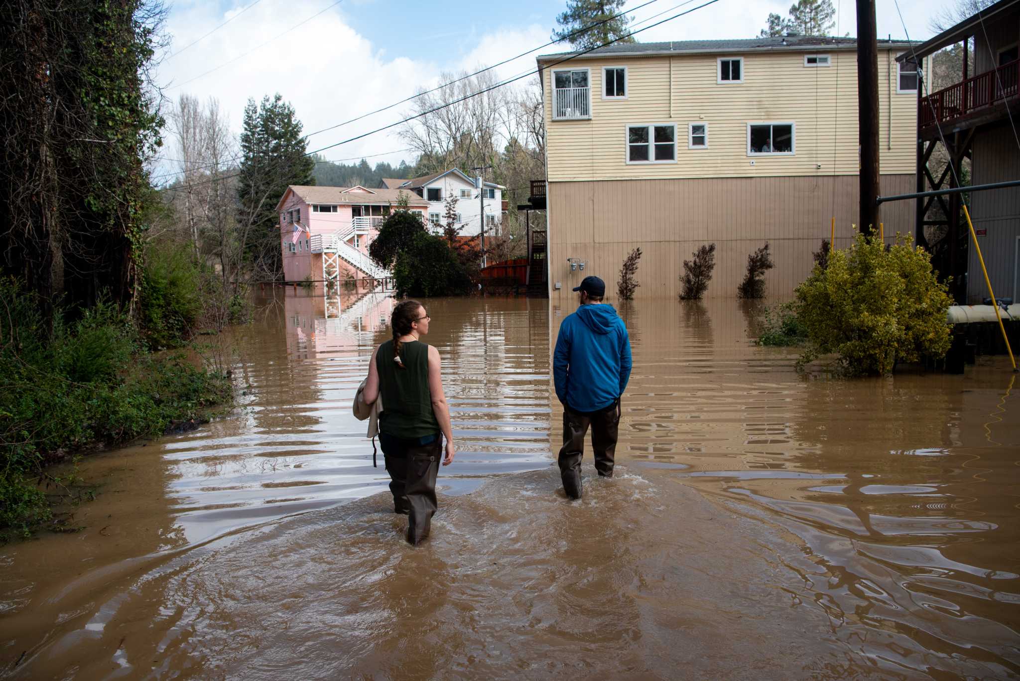 Banks chart course in stormy waters - SWI