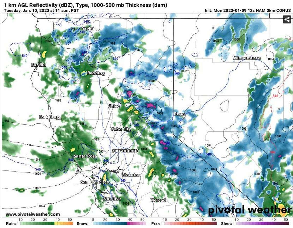 The North American weather model’s forecast for rain bands keeps them disorganized over the Bay Area, which is a strong signal for the isolated thunderstorms that will likely circle portions of the coast, San Francisco Bay and the mountains this morning and into the early afternoon hours.