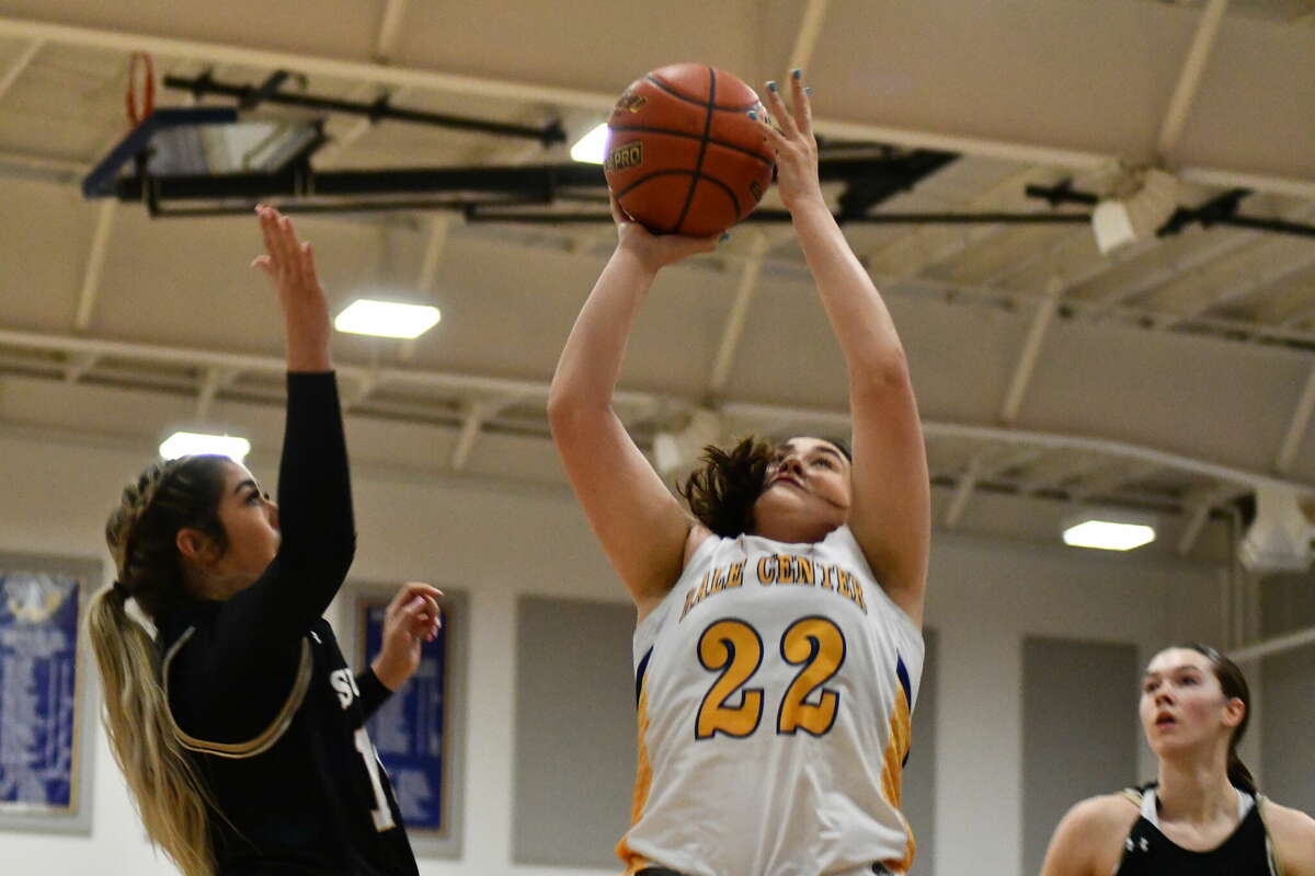 Playoff hopes and district titles coming down the wire for area teams