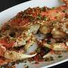 现在，旧金山的China Live餐厅开始供应活Dungeness螃蟹。