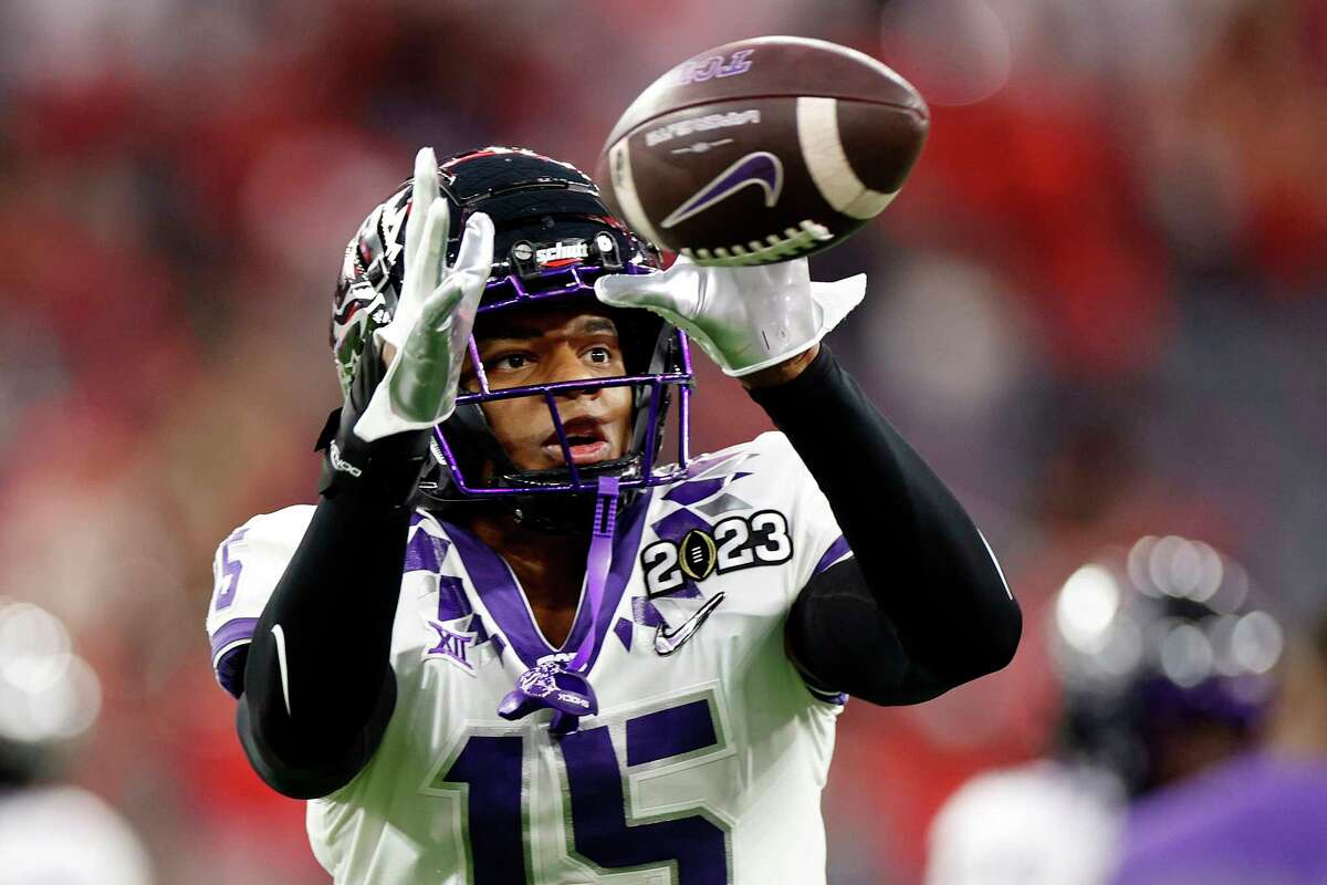 INGLEWOOD, CALIFORNIA - JANUARY 09: Josh Foster #15 of the TCU Horned Frogs warms up before the College Football Playoff National Championship game against the Georgia Bulldogs at SoFi Stadium on January 09, 2023 in Inglewood, California.