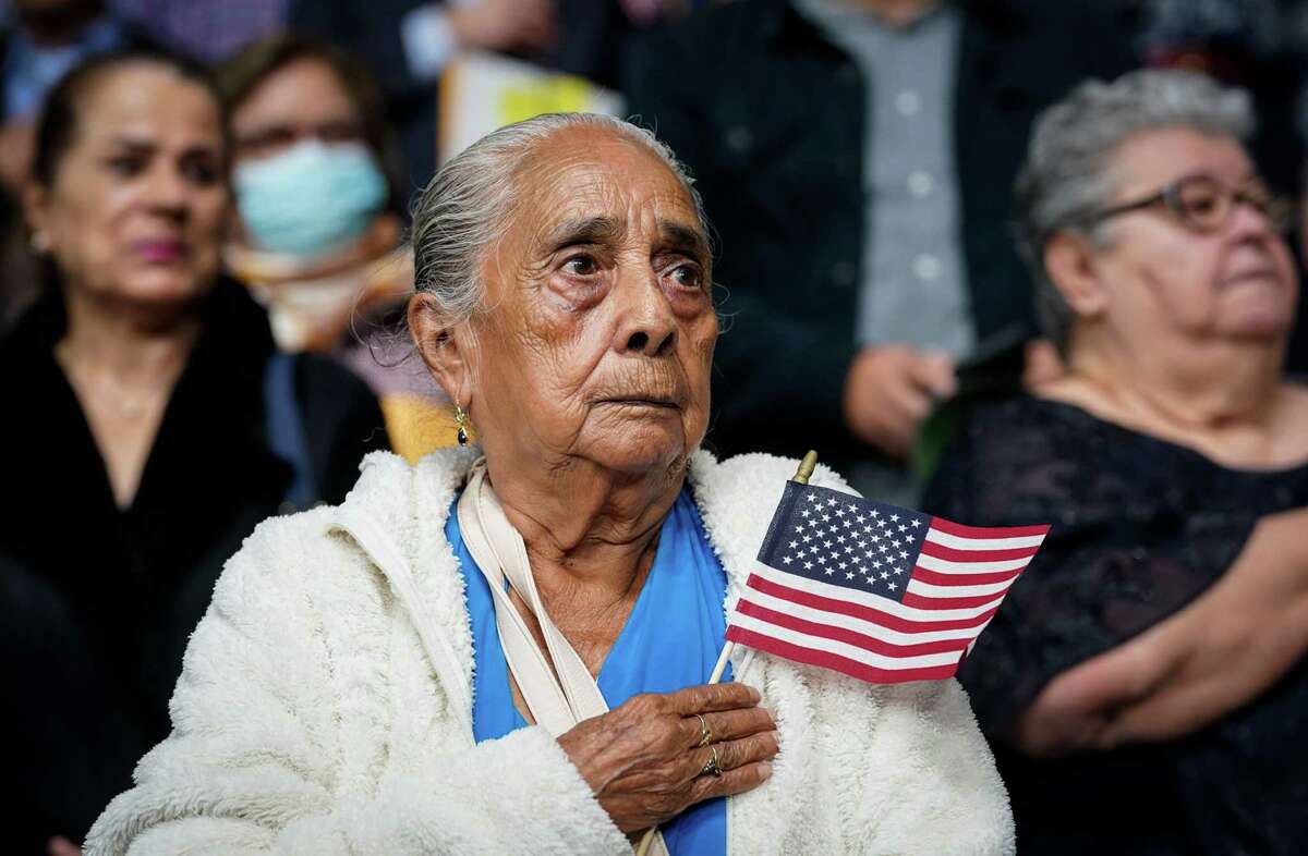 Houston immigrants naturalized citizens in Aldine ceremony