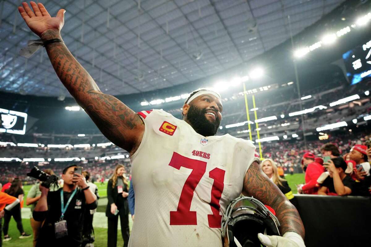 LAS VEGAS, NEVADA - JANUARY 01: Trent Williams #71 of the San Francisco 49ers celebrates after an overtime win against the Las Vegas Raiders at Allegiant Stadium on January 01, 2023 in Las Vegas, Nevada. (Photo by Jeff Bottari/Getty Images)