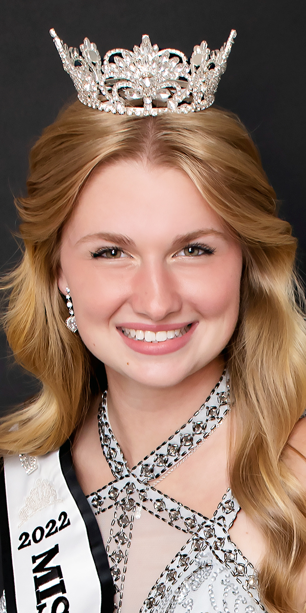 Westcentral Illinois fair queens prepare for state pageant