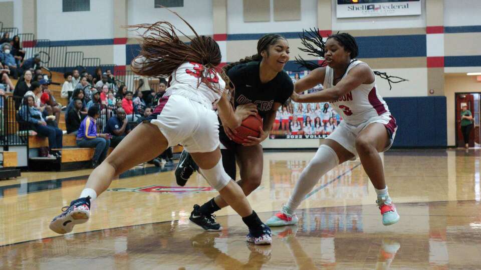 Story photo for Pearland remained unbeaten in district action with a win over crosstown rival Dawson.