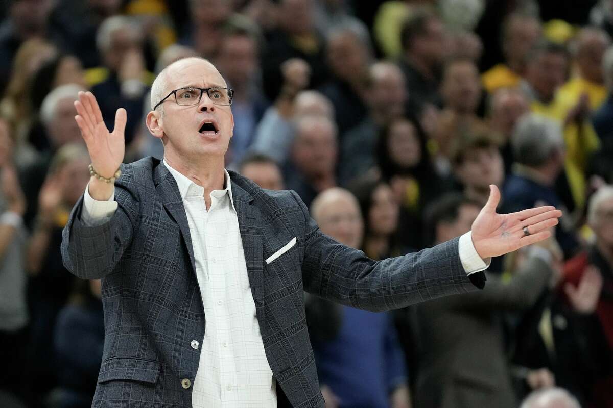 UConn coach Dan Hurley wants Huskies to 'start stacking wins'