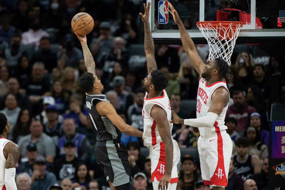 Story photo for Kings 135, Rockets 115: Fourth-quarter fade extends skid.