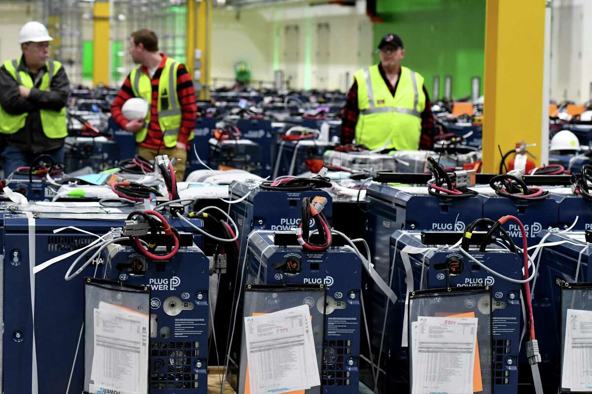 Schumer, Hochul attend Plug Power Slingerlands plant opening