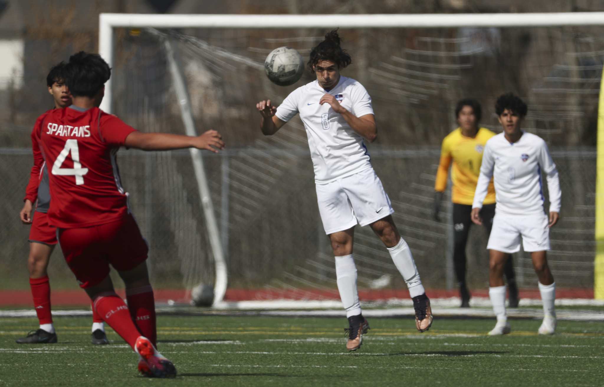 Grand Oaks rallies at College Park Conroe Caney Creek boys tie