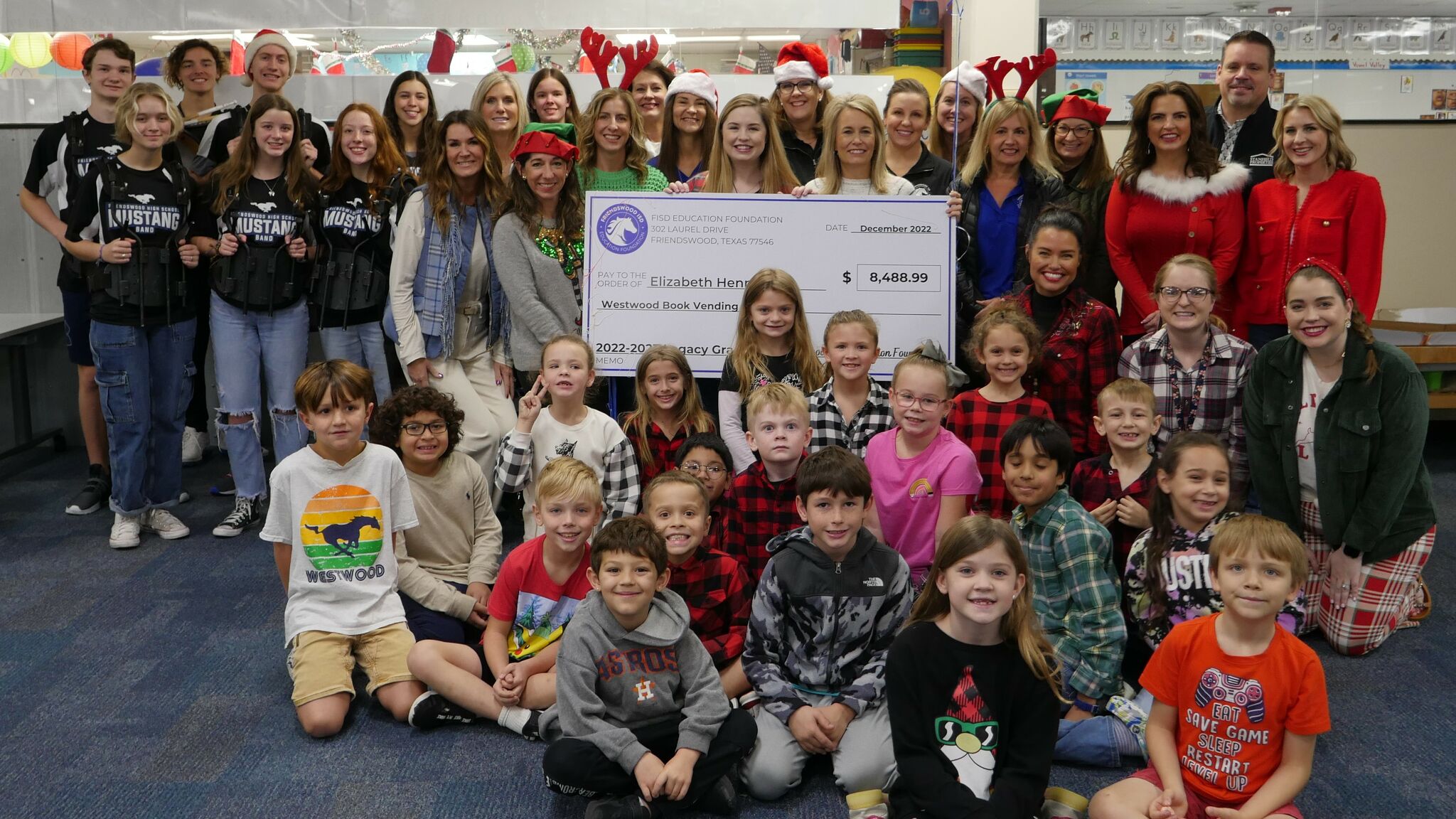 Friendswood elementary school wins grant to buy bookvending machine