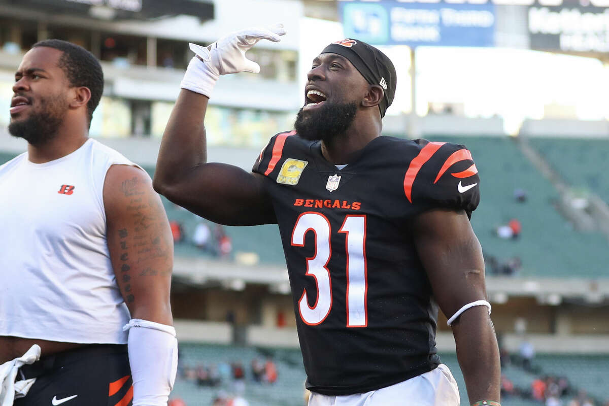 Cincinnati Bengals safety Michael Thomas (31) runs for the play