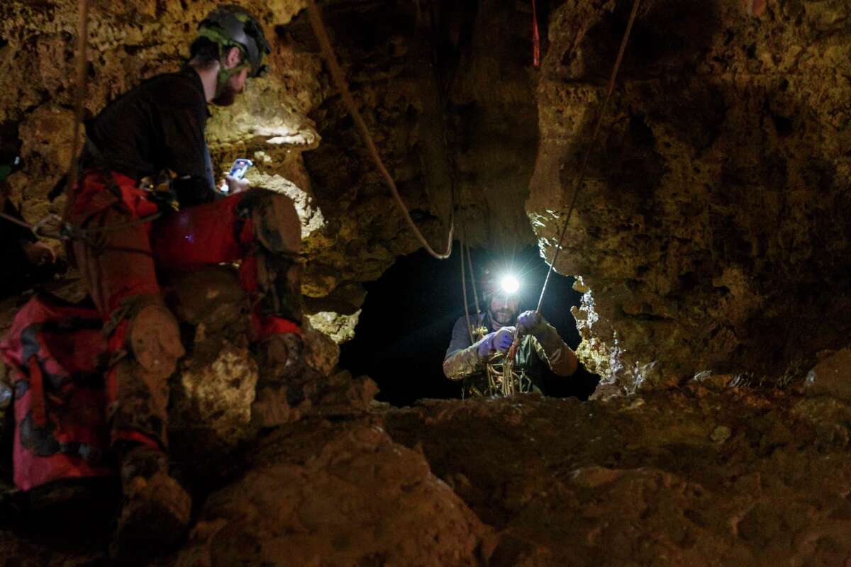 Cavers Explore San Antonio-area Caverns For Cat History