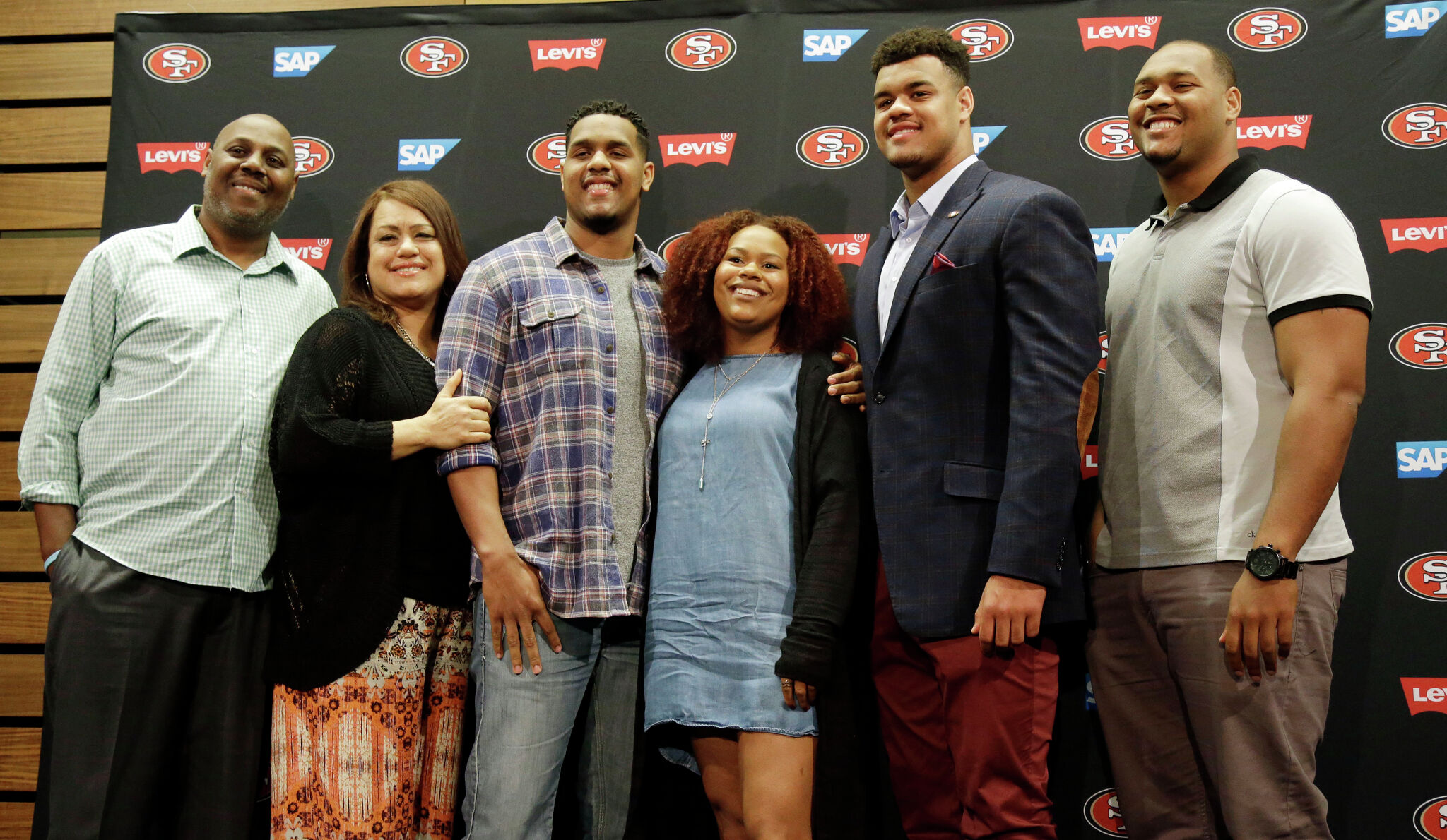 49ers DE Arik Armstead's dad is a top basketball trainer