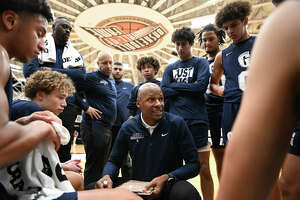 UConn, NBA great Ray Allen coaching son in game he loves