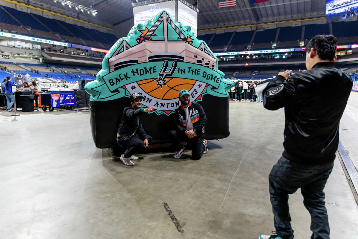 The Spurs Break an NBA Attendance Record with Alamodome Return