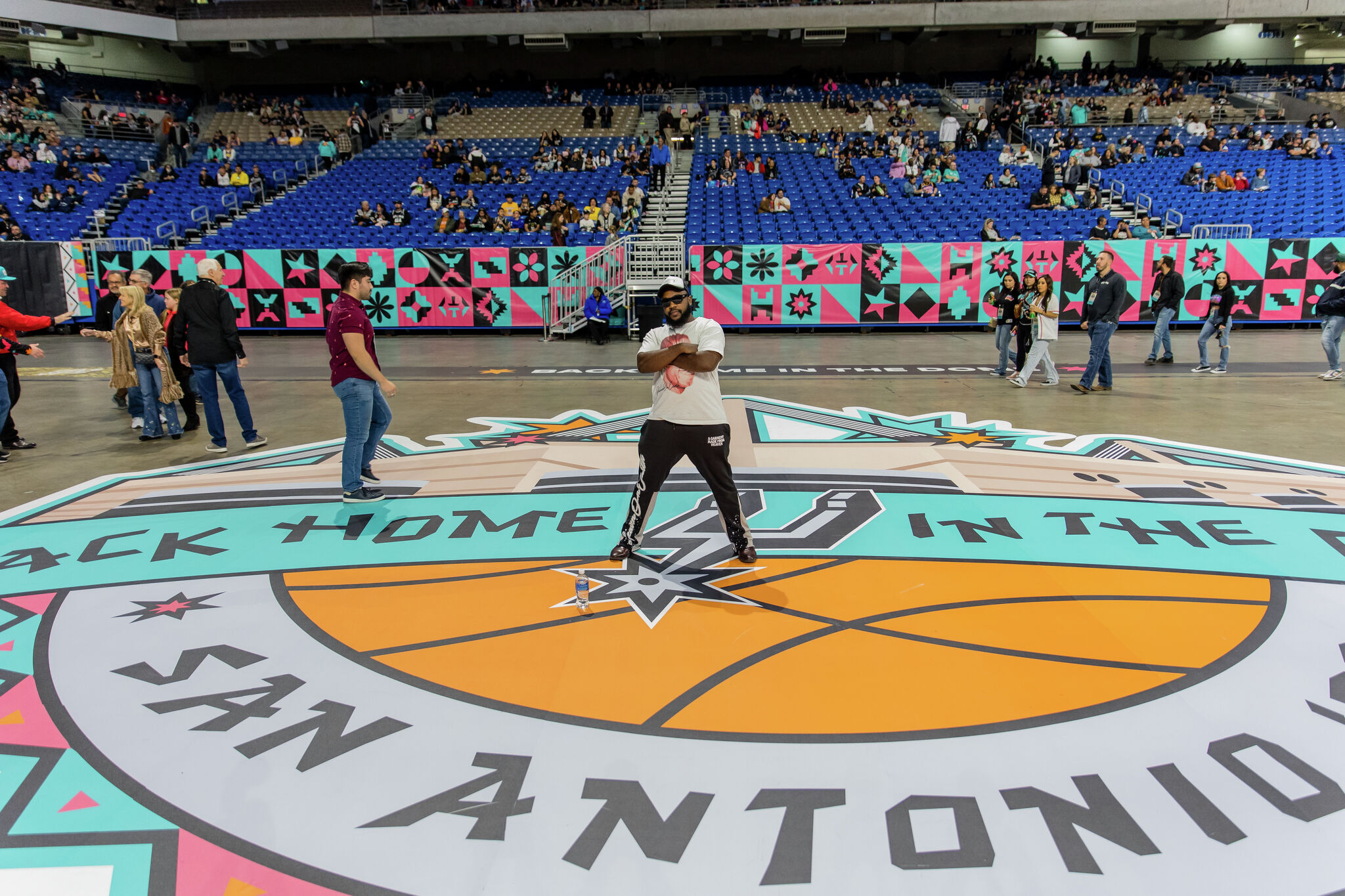 Photos from the recordbreaking 50th anniversary Alamodome Spurs game