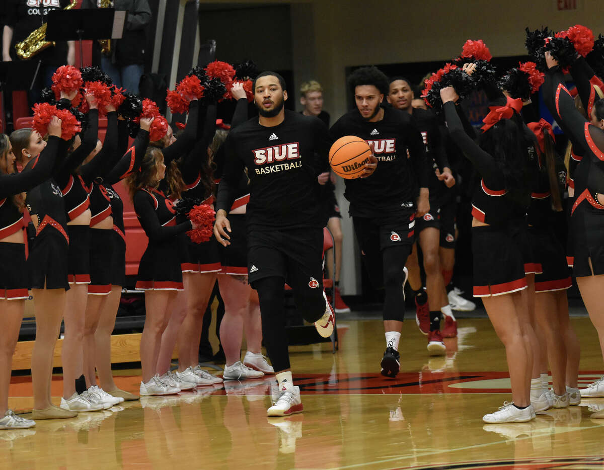 SIUE takes the court against Lindenwood before an Ohio Valley Conference game on Saturday inside the First Community Arena in Edwardsville.