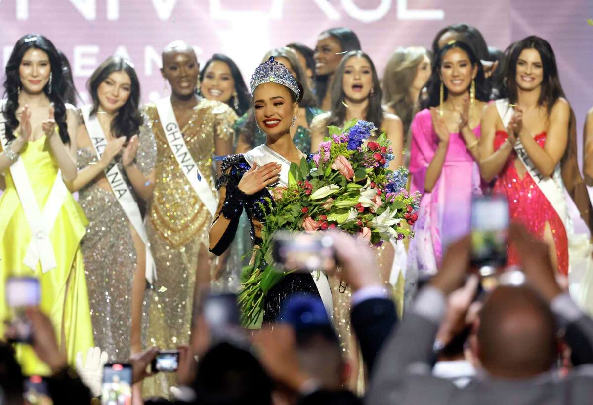 NEW ORLEANS, LOUISIANA - JANUARY 14: Miss USA R'bonney Gabriel crowned Miss Universe 2022 onstage during The 71st Miss Universe Competition at New Orleans Morial Convention Center on January 14, 2023 in New Orleans, Louisiana.