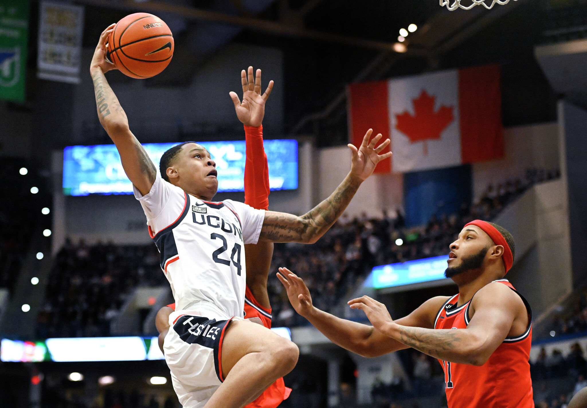 UConn Men s Basketball Drops Nine Spots To 15 In AP Top 25 Poll