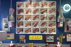 Martha Stewart checks out Waterbury restaurant's wall decor