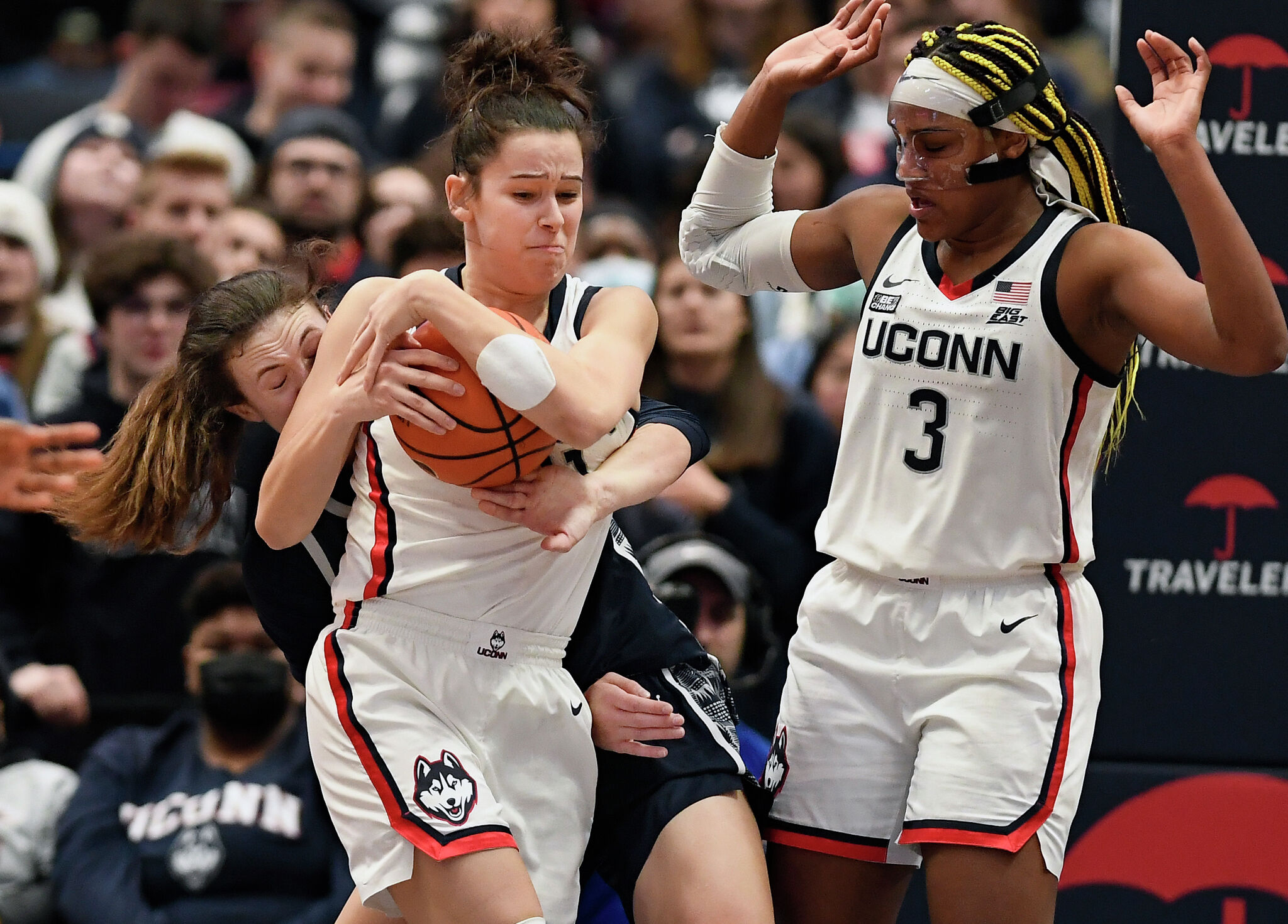 Uconn Women Move Down One Spot To No 5 Ap Top 25 Poll 1534