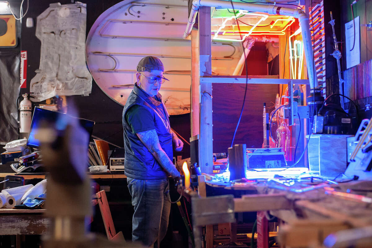 Bay City neon artist Josh Averill featured at Creative 360