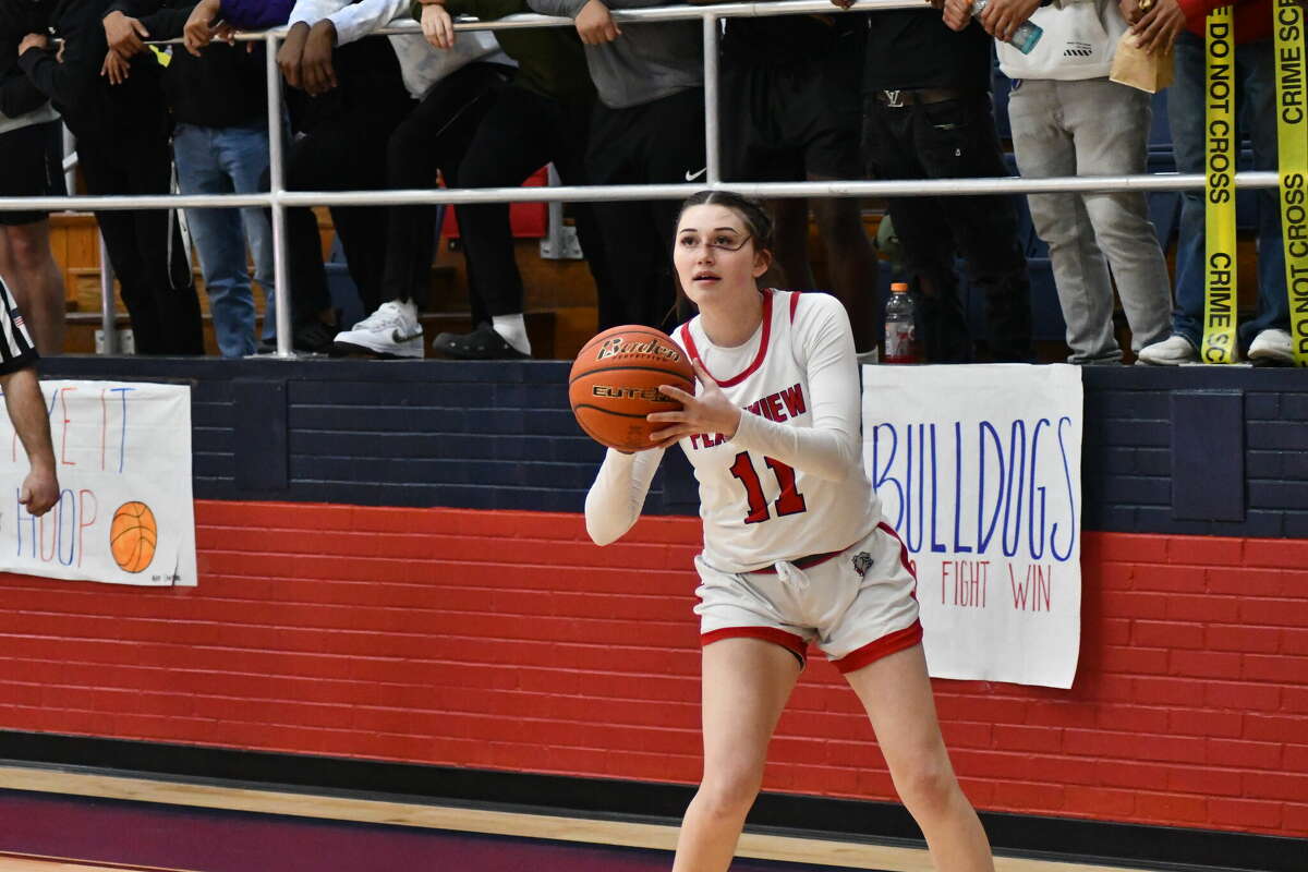 One aspect of the game Alfaro was pleased to see was Wallace’s ability to get the team going offensively and be a spark. She was one of the leading scorers for the Bulldogs with 14 points in the contest. 