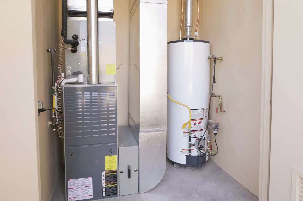 Bay Area air quality regulators are considering adopting rules that would effectively ban the sale of new water heaters and furnaces that run on natural gas in less than a decade.