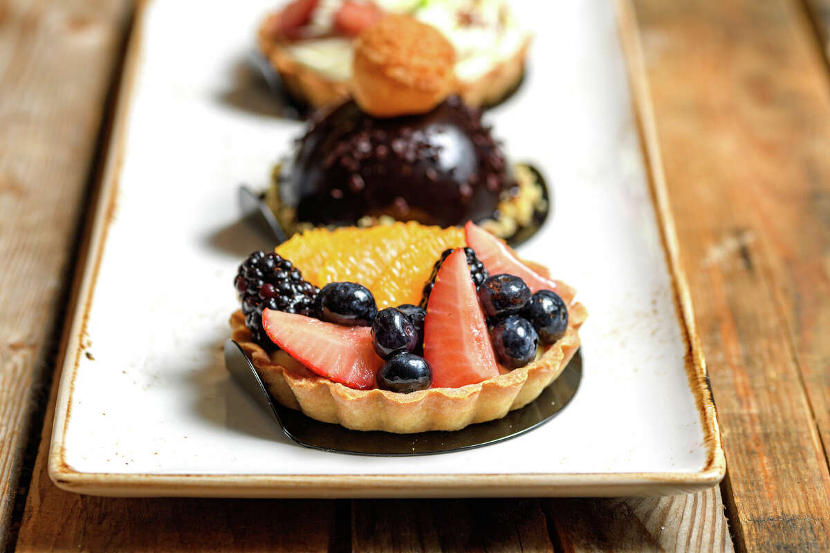 Best Desserts (Readers' Choice, Statewide Winner and Litchfield County): Arethusa al tavolo, Bantam