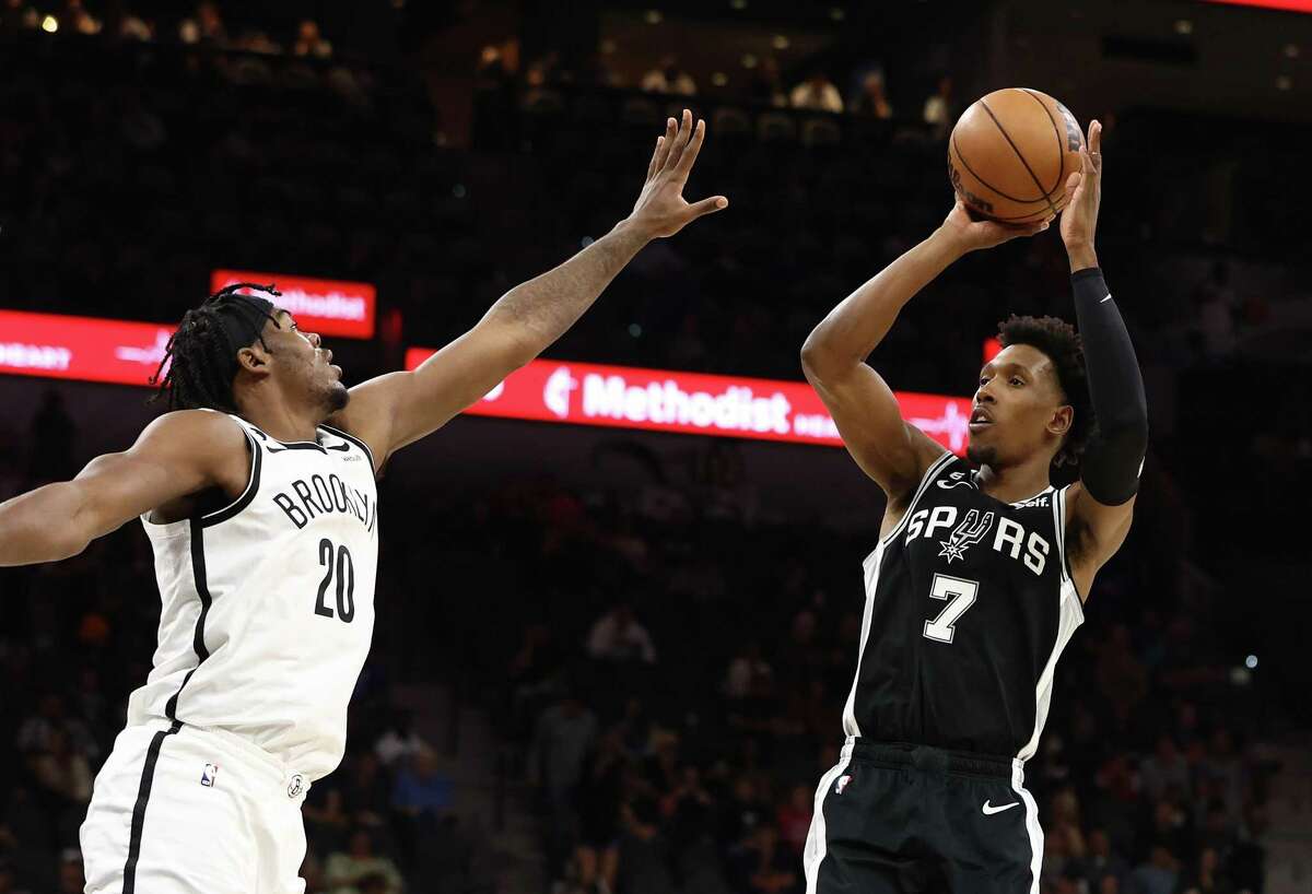 The triple take Spurs 106, Nets 98