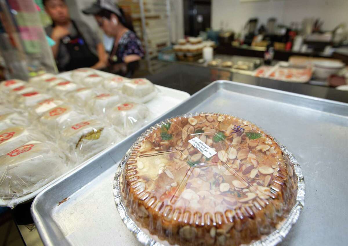 Chinese bakeries in Houston discuss business ahead of Lunar New Year