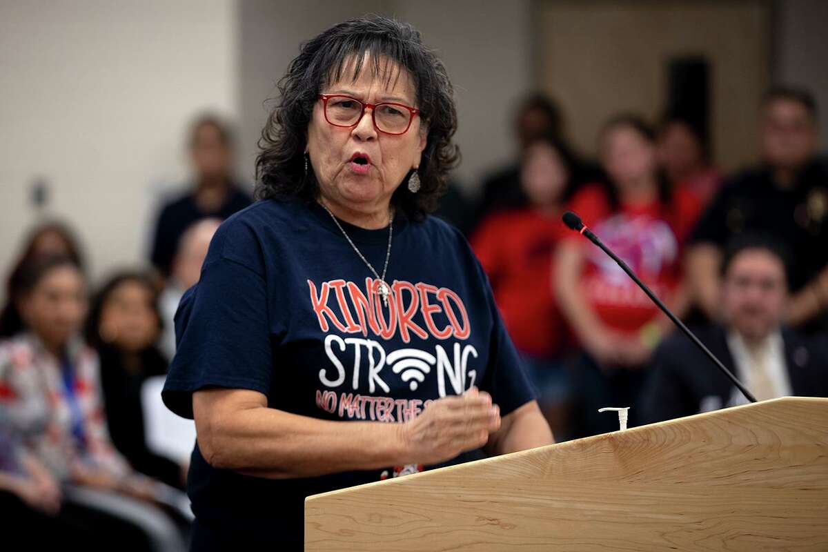 South San Antonio ISD board rejects closing schools