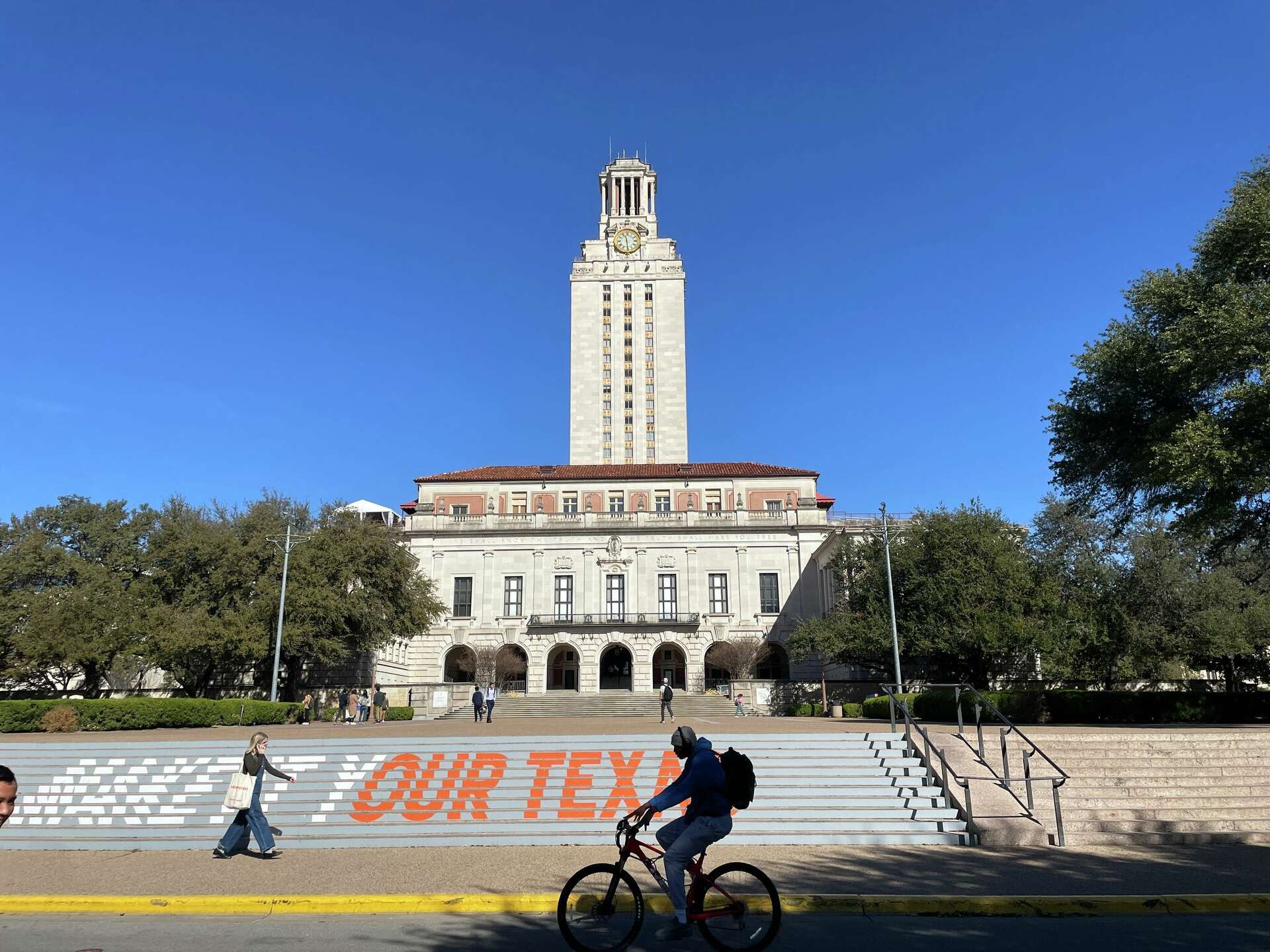 UT Austin defunds cultural graduations to comply with DEI ban