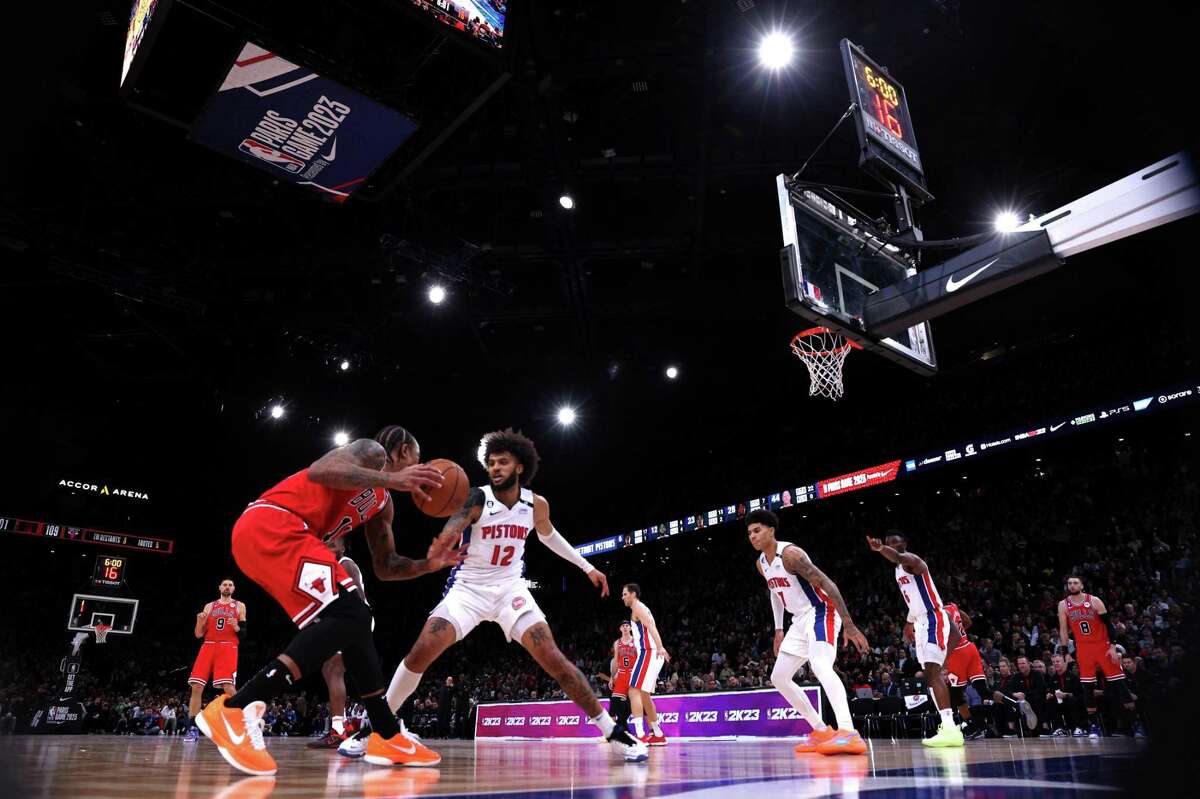 PARIS, FRANCE - JANUARY 19: General view of play during the fourth quarter of the NBA match between Chicago Bulls and Detroit Pistons at The Accor Arena on January 19, 2023 in Paris, France. (Photo by Dean Mouhtaropoulos/Getty Images)