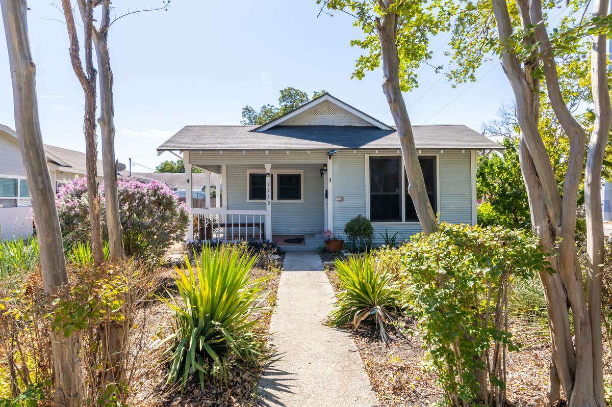 This week we head to the Los Angeles Heights neighborhood to look at this three-bedroom home that the listing says has had a lot of love.