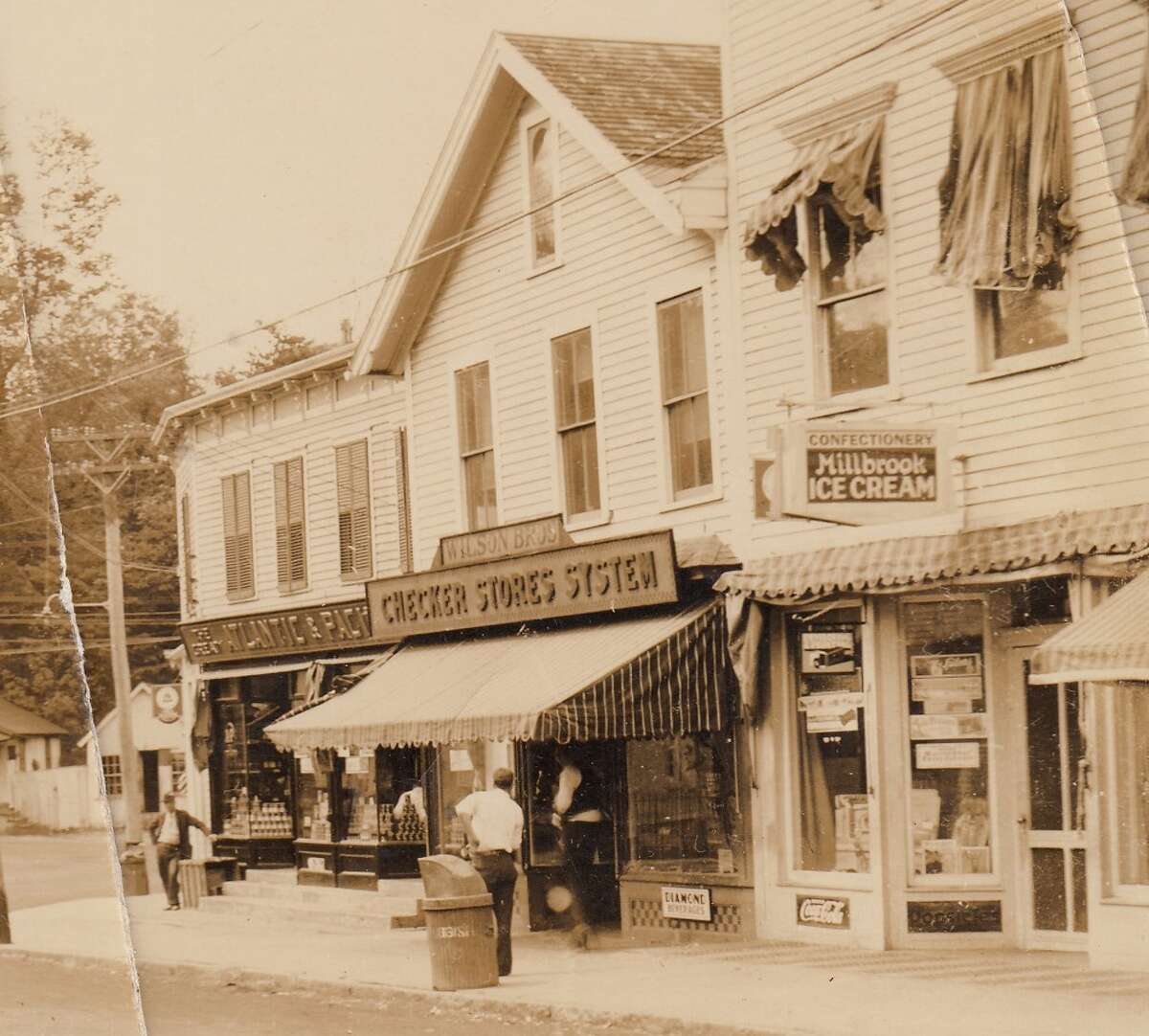 After years without a grocery store, Chester Hometown Market opens in town