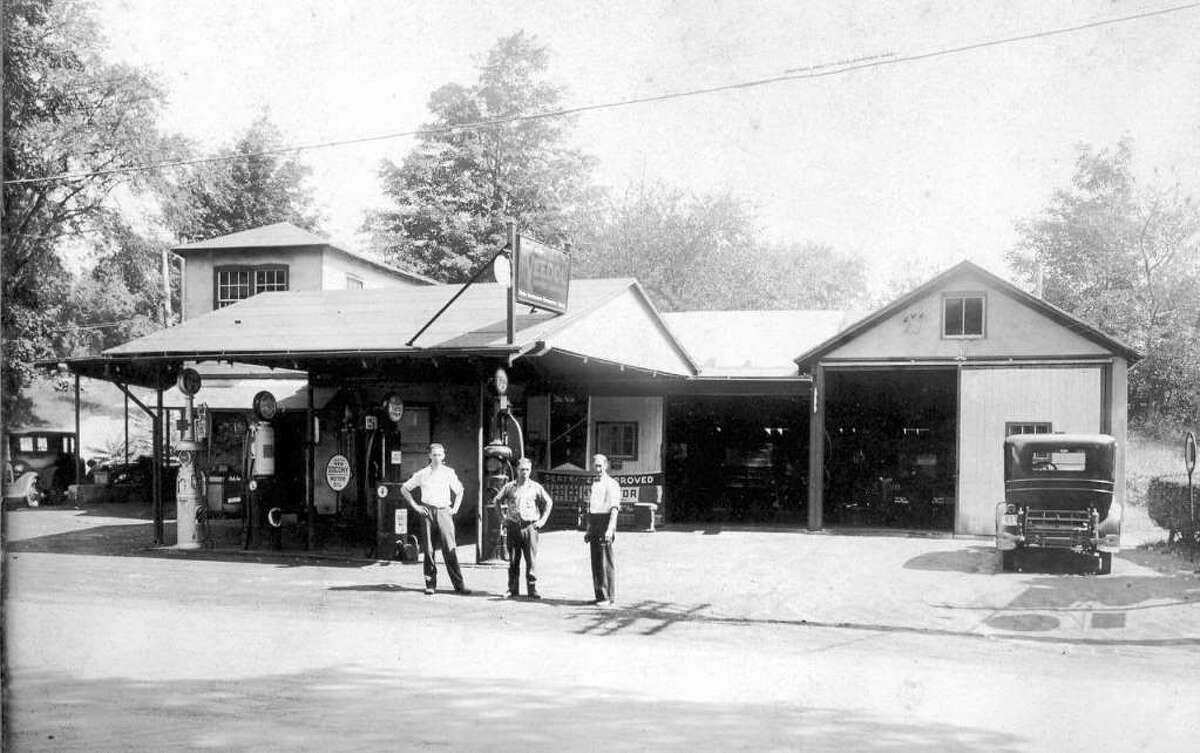 After years without a grocery store, Chester Hometown Market opens in town