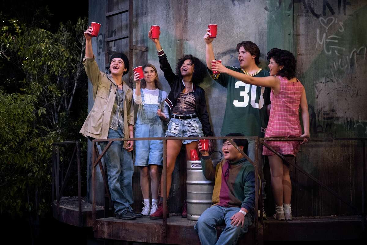 (L to R) Mace Coronel as Jay, Callie Haverda as Leia Forman, Ashley Aufderheide as Gwen Runck, Reyn Doi as Ozzie, Maxwell Acee Donovan as Nate, Sam Morelos as Nikki in episode 101 of "That 90s Show." 