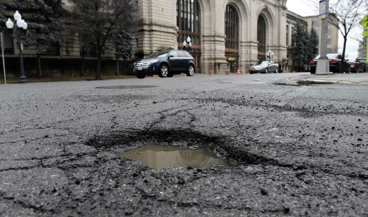 New Yorks Pothole Patrols Will Be Busy This Year