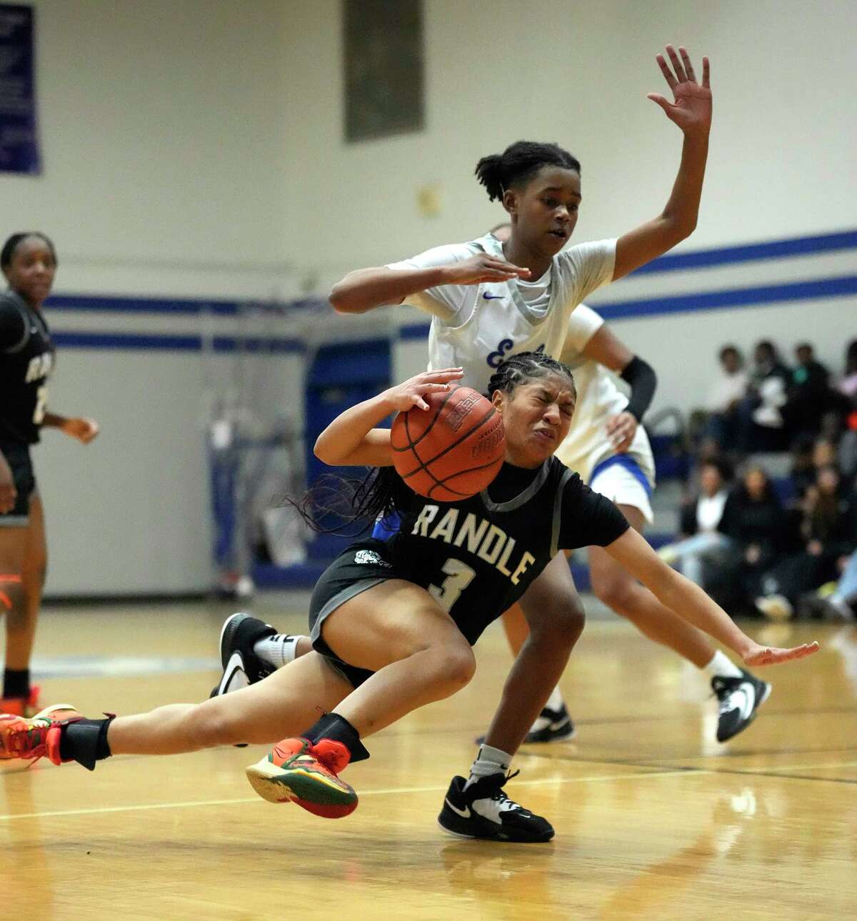 Girls basketball Fort Bend Willowridge Eagles top Randle Lions